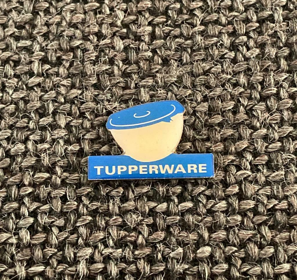 PIN - TUPPERWARE, Verzamelen, Verzenden, Gebruikt, Merk, Speldje of Pin