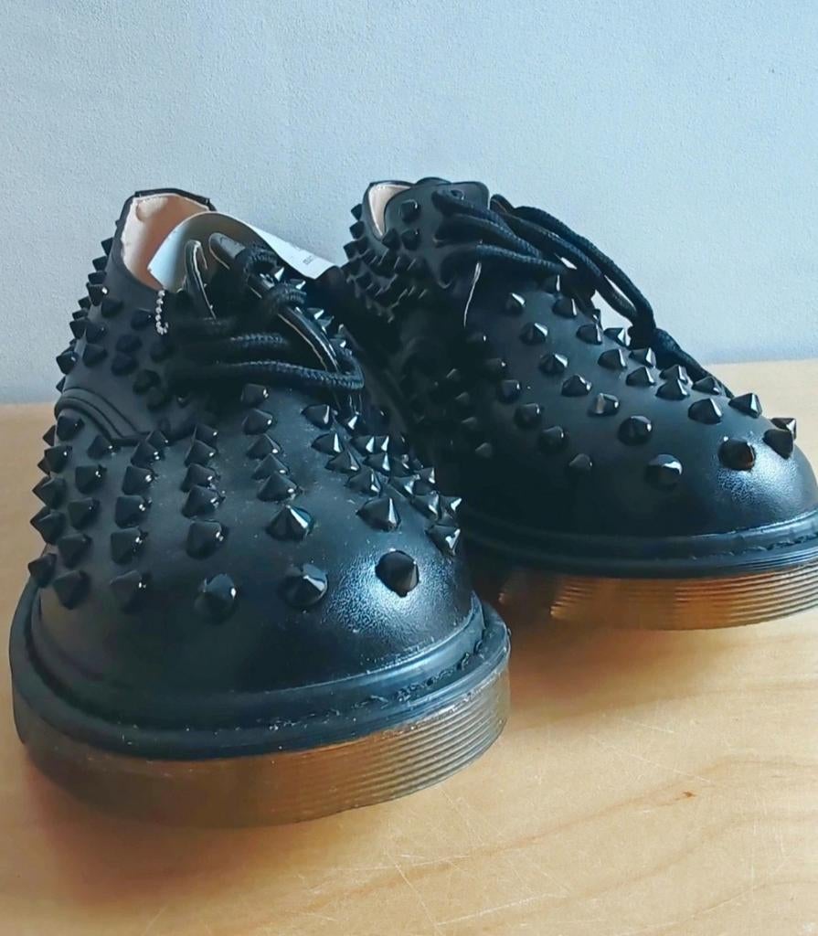 Nieuwe derby's met spijkers, spikes in reliëf Maat 37, Ophalen of Verzenden, Zo goed als nieuw, Zwart