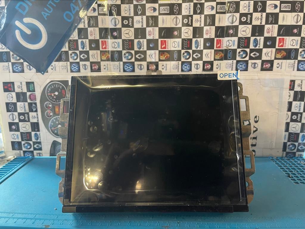 Auto radio navigation JEEP DODGE CHRYSLER reparation, Ophalen, Zo goed als nieuw
