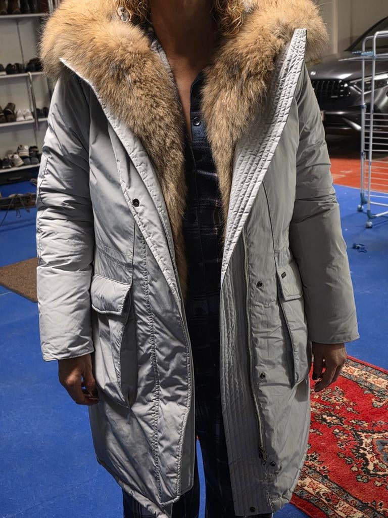 Mooie lichtgrijze jas van Woolrich te koop, Enlèvement ou Envoi