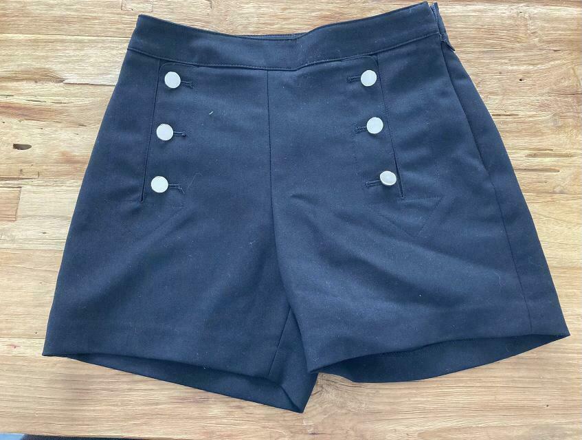 Short nieuw! Zwart maat 34 H & M, H&M, Kort, Zwart, Nieuw