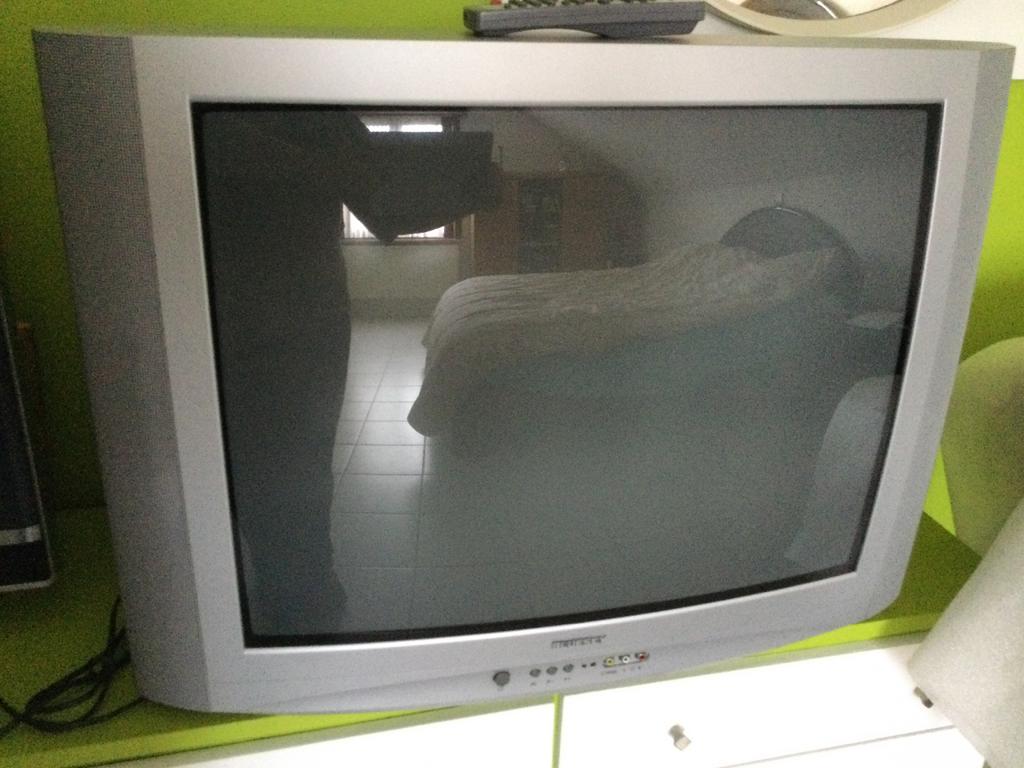 Bluesky TV met afstandsbediening, Ophalen of Verzenden, Gebruikt