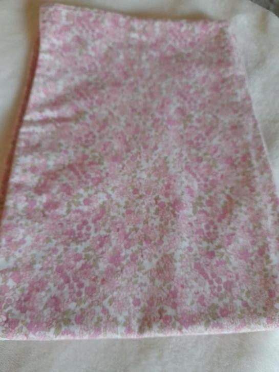 Vintage - 60 x 60 dubbelzijdige kussensloop met kleine roze, Antiek en Kunst, Ophalen of Verzenden