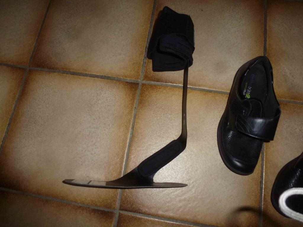 orthèse pied gauche + chaussures confortables- neufs, Divers, Enlèvement ou Envoi, Neuf