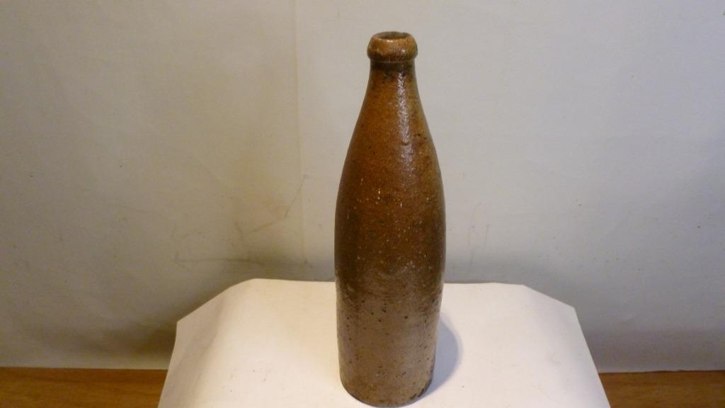 Oude antieke bierfles., Enlèvement ou Envoi