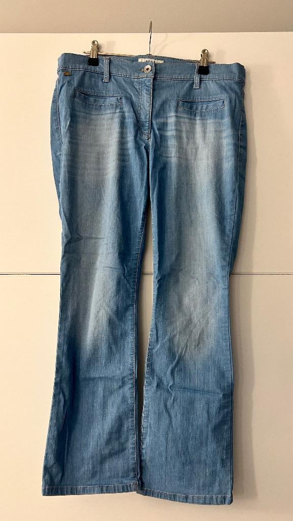 Brax lichtblauwe jeansbroek, Ophalen of Verzenden, Zo goed als nieuw, W33 - W36 (confectie 42/44), Brax