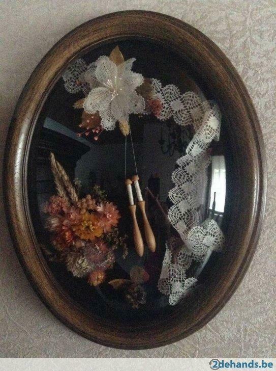 Ovalen gebombeerde grote kader met kantklos, stro bloemen, Ophalen of Verzenden, Nieuw