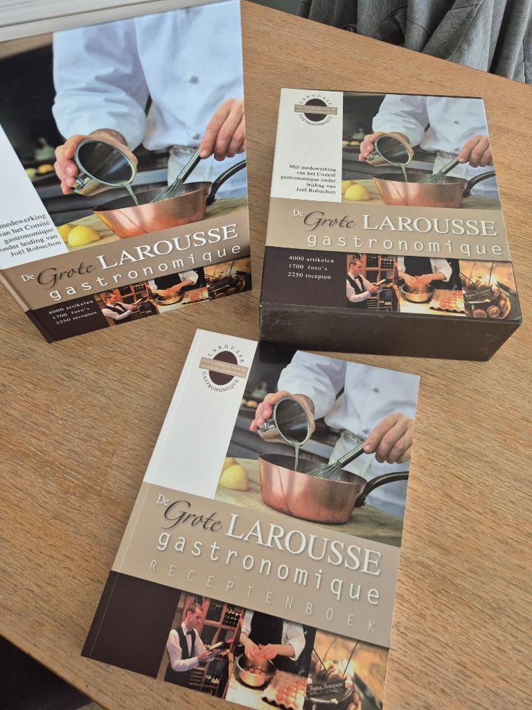 Boek De grote Larousse gastronomique (2 boeken in koffer), Boeken, Ophalen of Verzenden, Zo goed als nieuw, Larousse