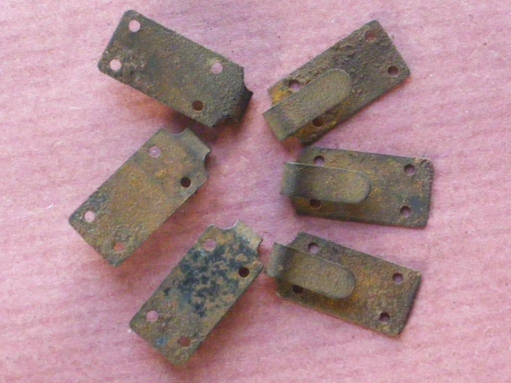 6 agrafes de fixation coiffe casque M-31 gendarmerie belge, Envoi, Armée de terre, Casque ou Béret