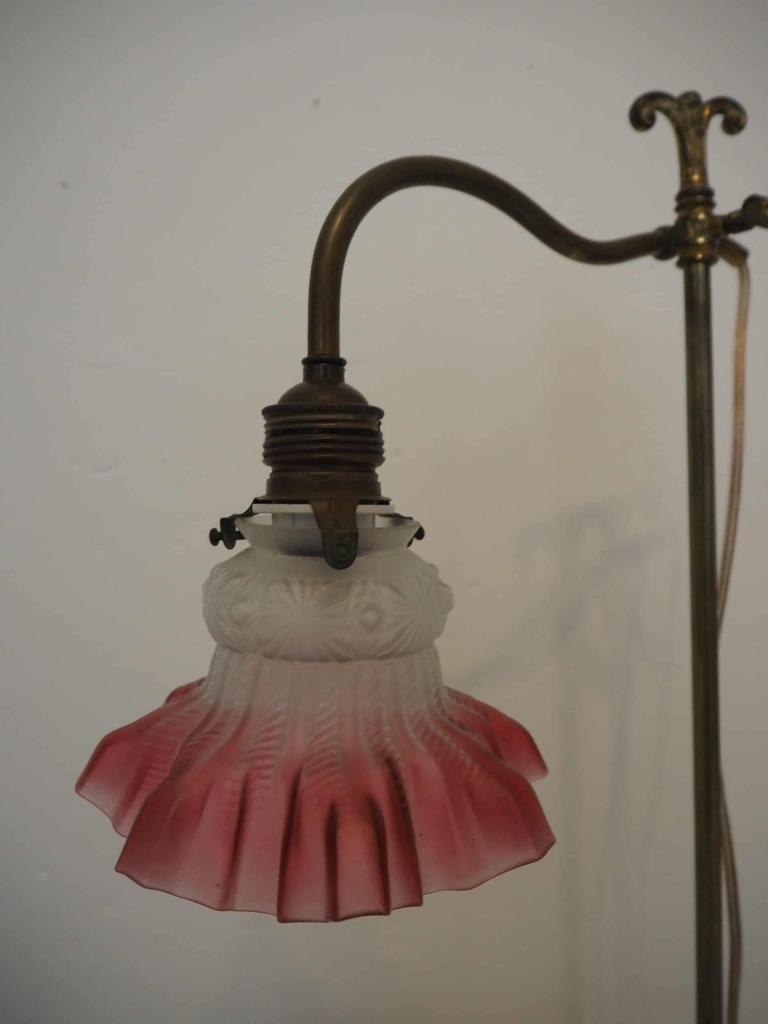 Antiek tafellamp met roze opaline tulp, 1930s, Ophalen