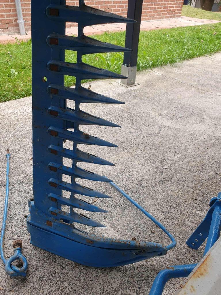 FAUCHEUSE IHC MC CORMICK À DOIGTS ANBAUMÄHWER MA 19743, Enlèvement, Oldtimer/Ancêtre, McCormick