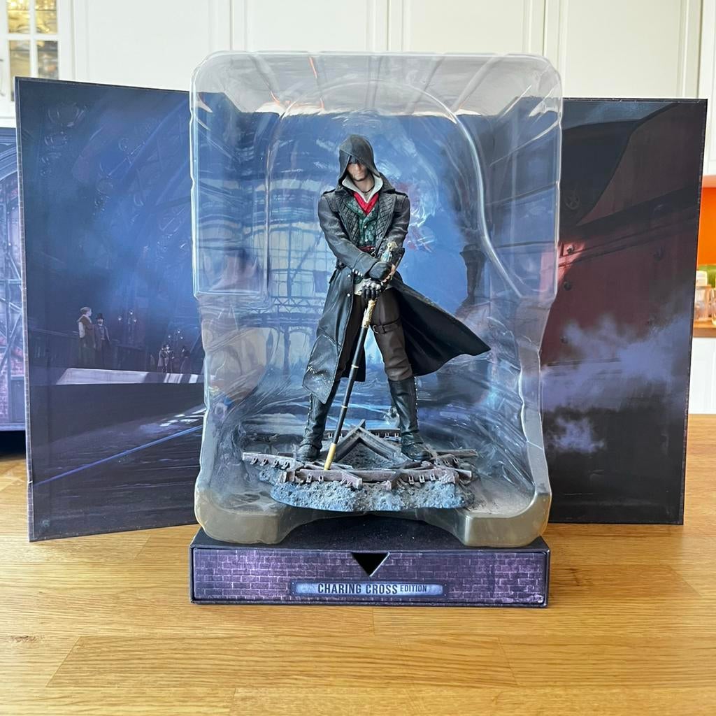 Coffret Collector Assassin’s Creed Charing Cross Édition, Enfants & Bébés, Jouets | Figurines, Utilisé, Enlèvement ou Envoi