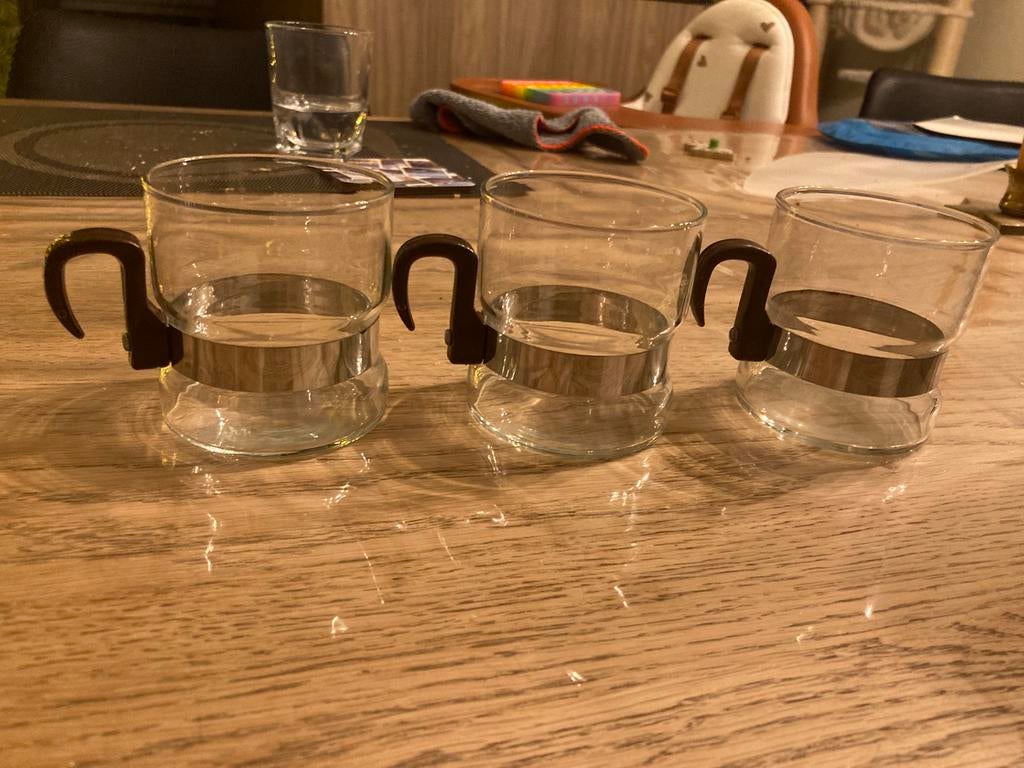 3 theetassen, Ophalen of Verzenden, Gebruikt, Effen, Glas of Glazen