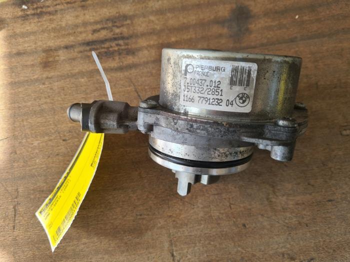 Pompe à vide (diesel) d'un BMW 5-Serie, Enlèvement ou Envoi, 3 mois de garantie, Utilisé, BMW