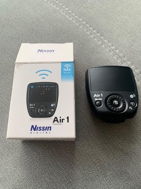 Nissin Externe flitser Nikon + Air1, Ophalen of Verzenden, Zo goed als nieuw, Nikon, Kantelbaar