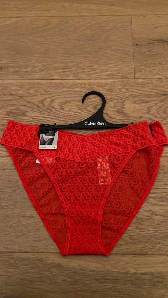 Nouveau slip Calvin Klein taille M, Calvin Klein, Enlèvement ou Envoi, Rouge, Slip