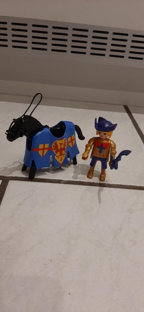 3 ridders, 1 met paard, Ophalen of Verzenden, Zo goed als nieuw