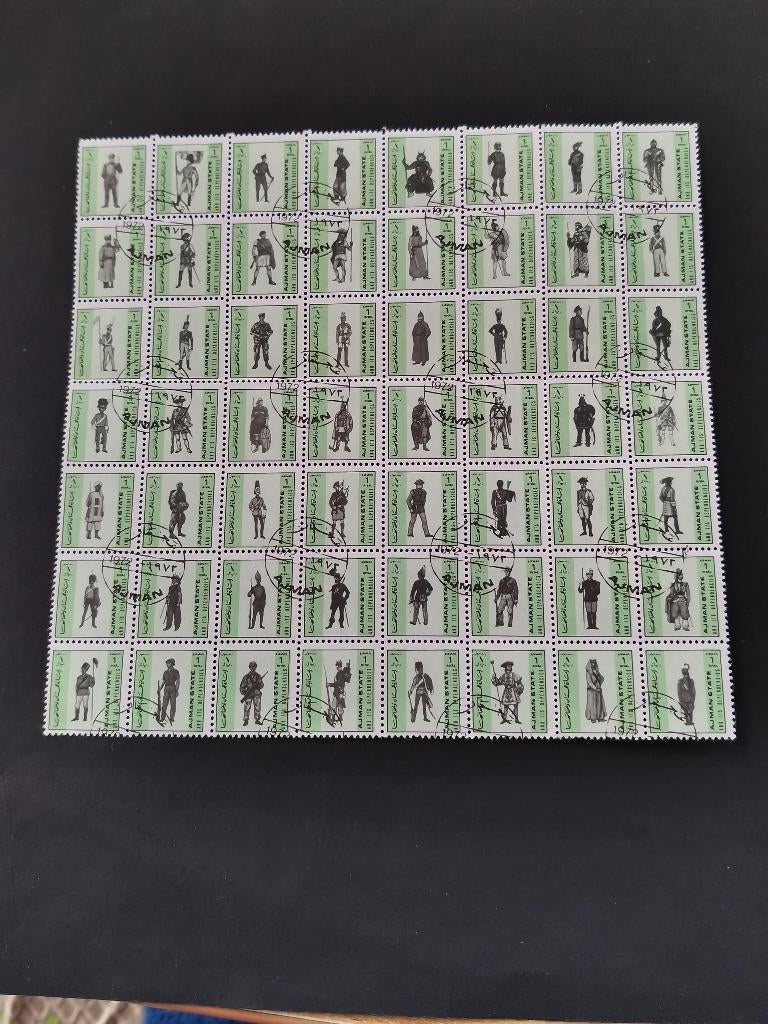 Ajman 1972 - feuille avec divers uniformes militaires, Enlèvement ou Envoi, Affranchi, Moyen-Orient
