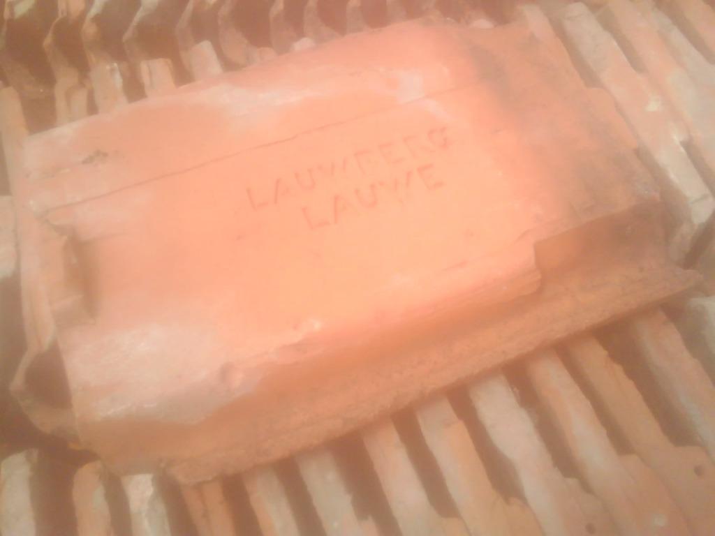 dakpannen Lauberg,nokpannen Pot Ster, Enlèvement ou Envoi, Pierre ou Argile, Utilisé, Rouge