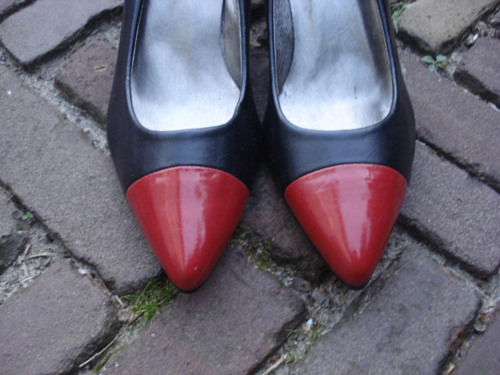 Nouveaux escarpins rouges noirs de luxe taille 38, livraison, Neuf, Escarpins, Noir, Envoi