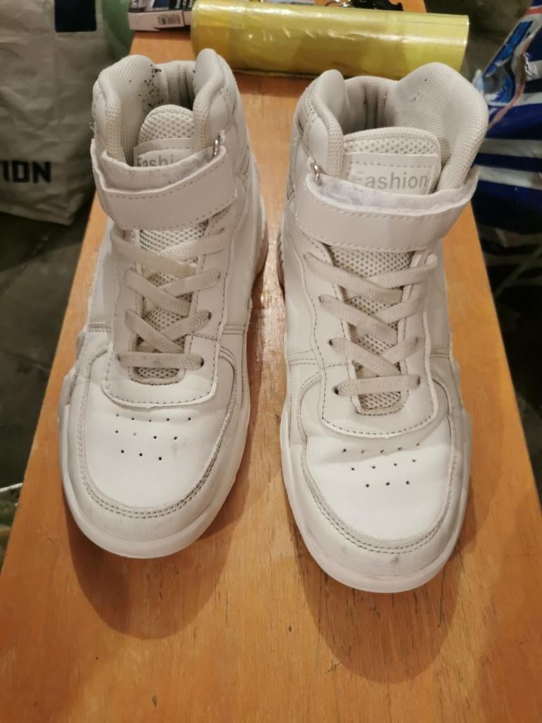 Basket garçon T 35, Enlèvement, Comme neuf, Vêtements