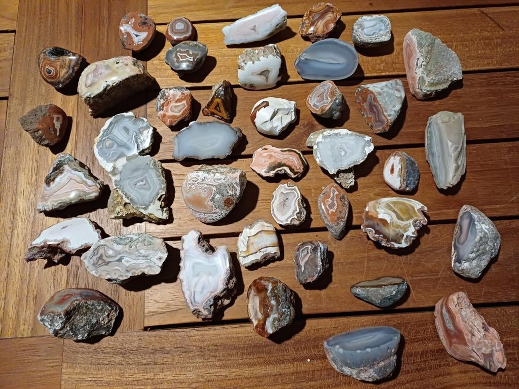 Grand lot de petites agates - belle variété de 40 pièces, Enlèvement ou Envoi, Minéral
