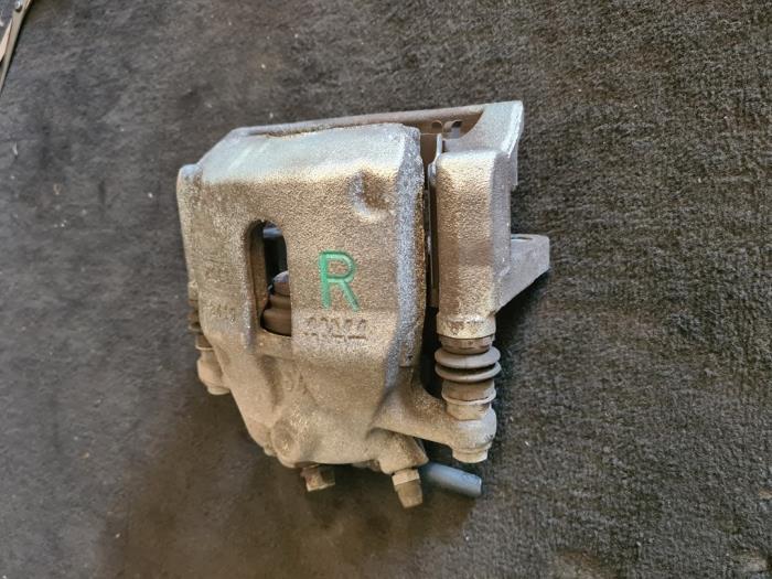 Etrier de frein (pince) avant droit d'un Opel Agila, Autos : Pièces & Accessoires, Enlèvement ou Envoi, 3 mois de garantie, Utilisé