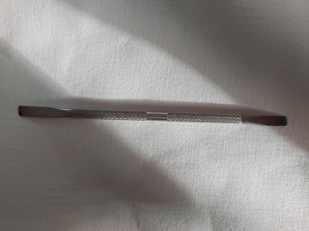 pousse cuticules, Enlèvement ou Envoi, Neuf