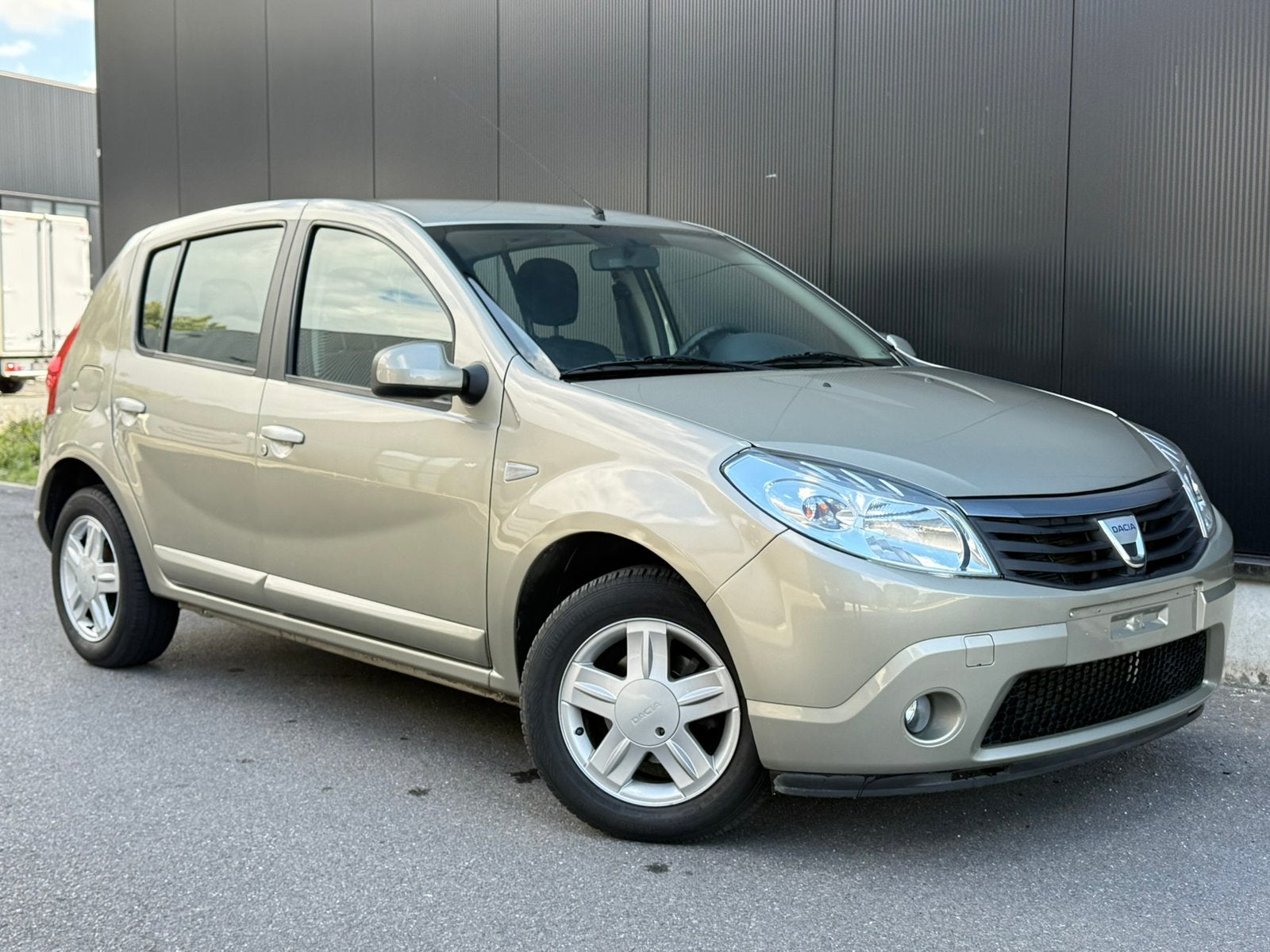 Dacia Sandero 1.4 Benzine – 2010 – Slechts 44.000 km !!, Auto's, Voorwielaandrijving, Euro 5, Stof, 4 cilinders