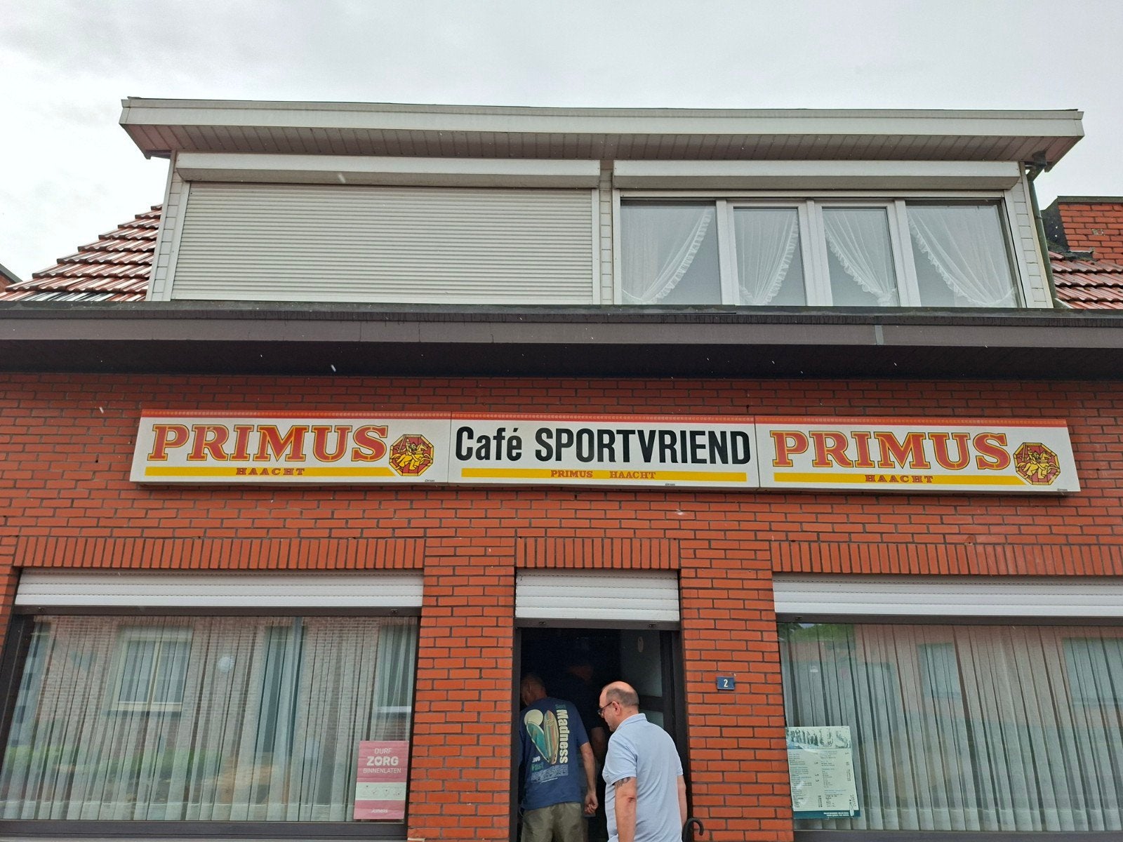 Café reclame bord ongeveer 6m 3 panelen zelf eraf te halen, Verzamelen, Ophalen