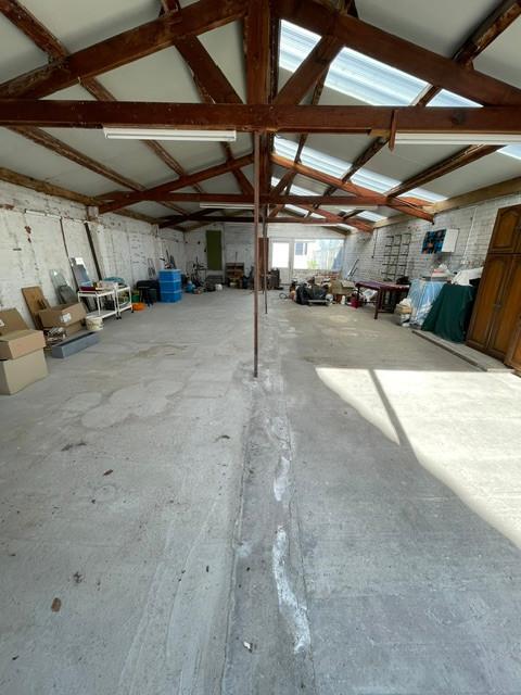 Atelier + domicile à Ypres., 120 m², Achat, Stock ou Remise