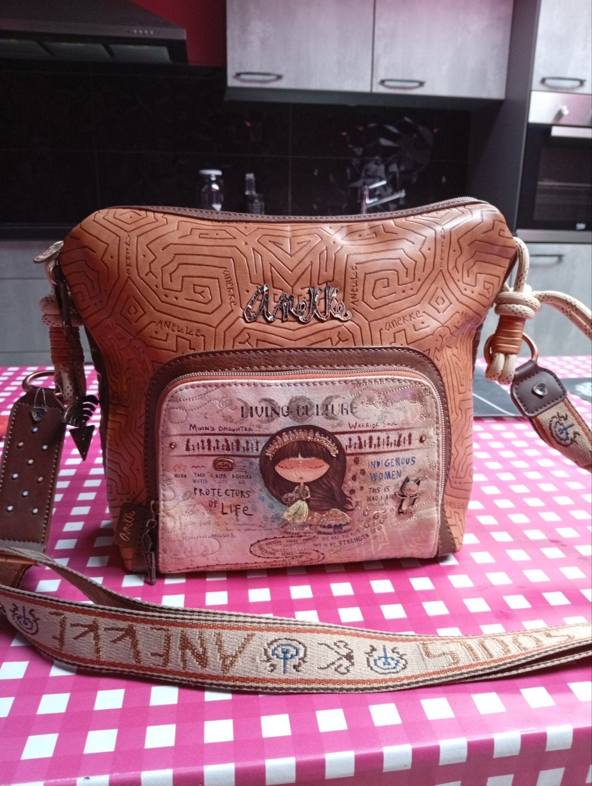 Sac à bandoulière brun Anneke, Bijoux, Sacs & Beauté, Sacs | Sacs Femme, Enlèvement ou Envoi, Brun, Sac à bandoulière