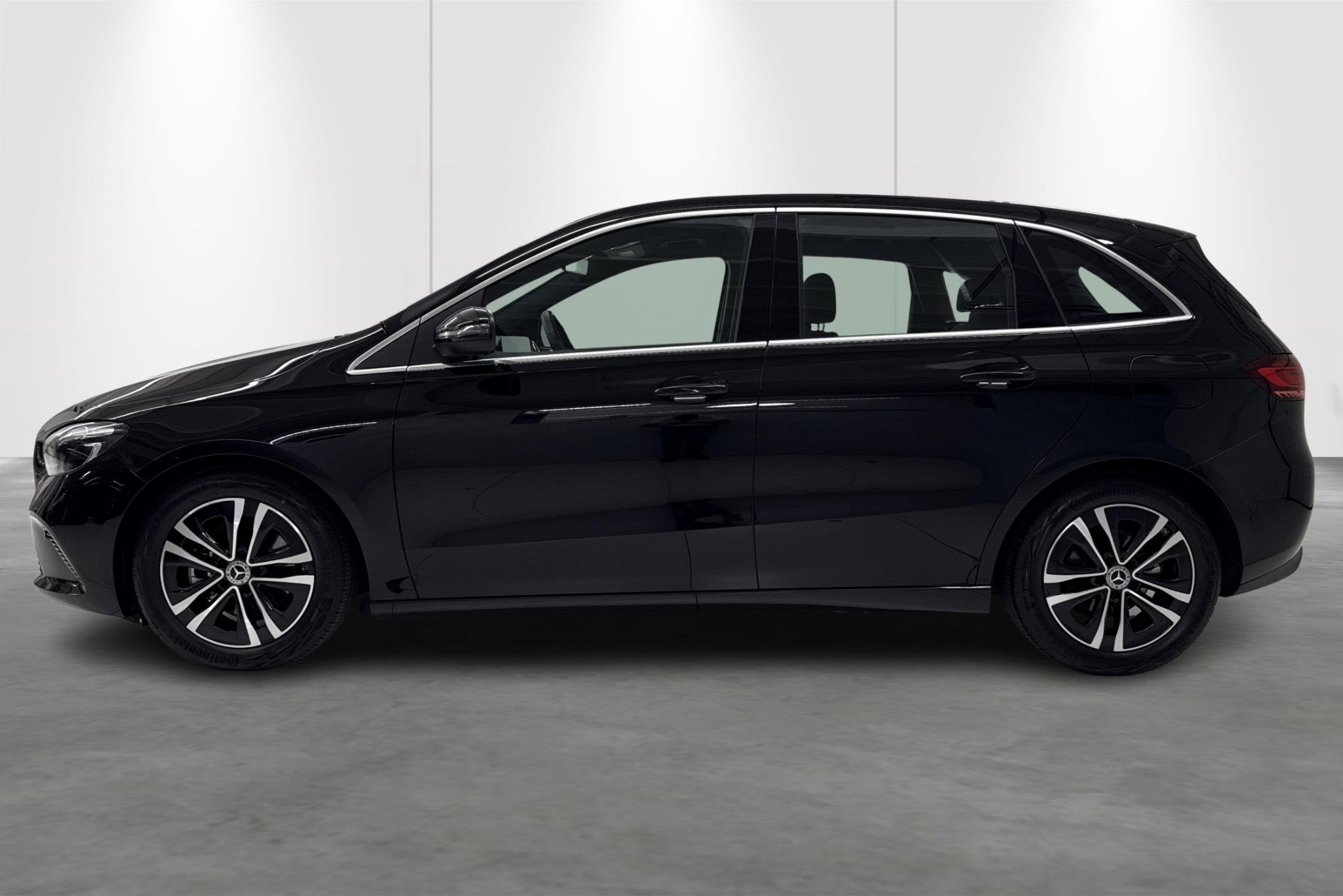Mercedes-Benz B-Klasse B 180 Business Line (automatique), 100 kW, 700 kg, 5 places, Automatique