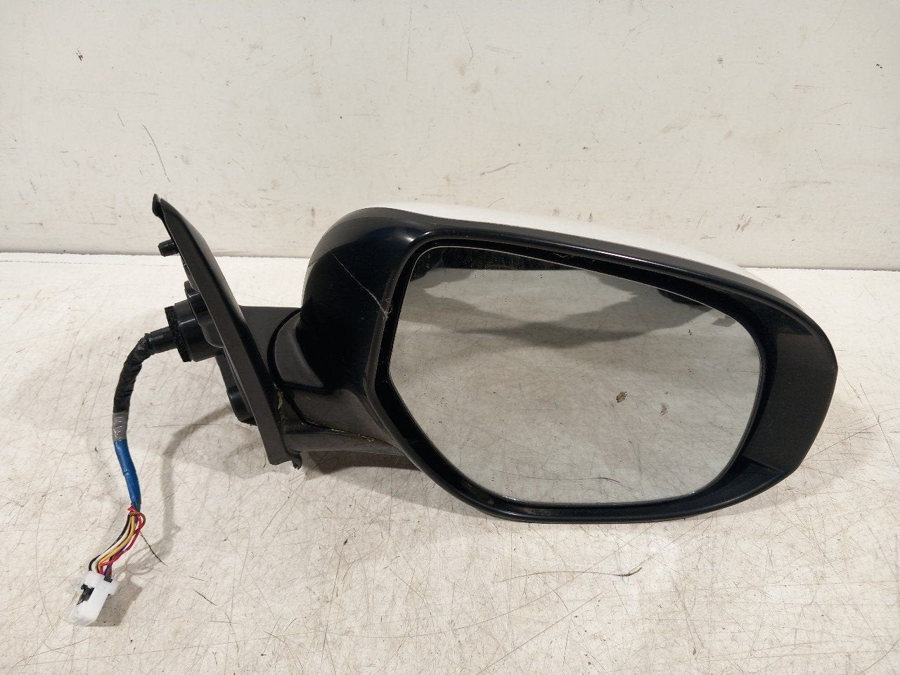 Spiegel buiten rechts elektrisch Mitsubishi Outlander, Onderdelen@venauto.nl, Van der Ven Autorecycling B.V., Ettenseweg 76, 4706 PB Roosendaal, The Netherlands