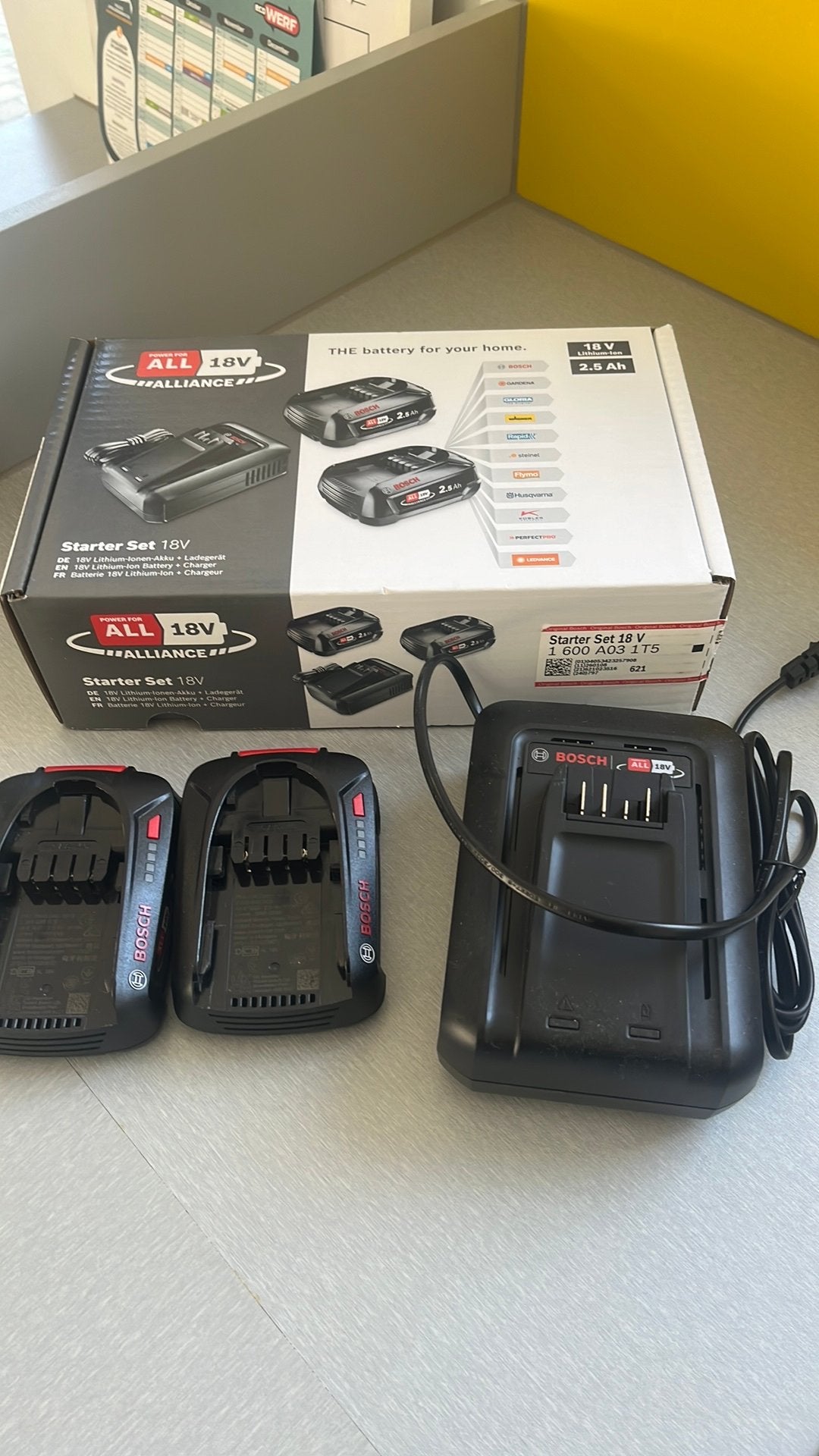 2 batterijen 18V met oplaadstation van Bosch, Audio, Tv en Foto, Ophalen of Verzenden, Nieuw