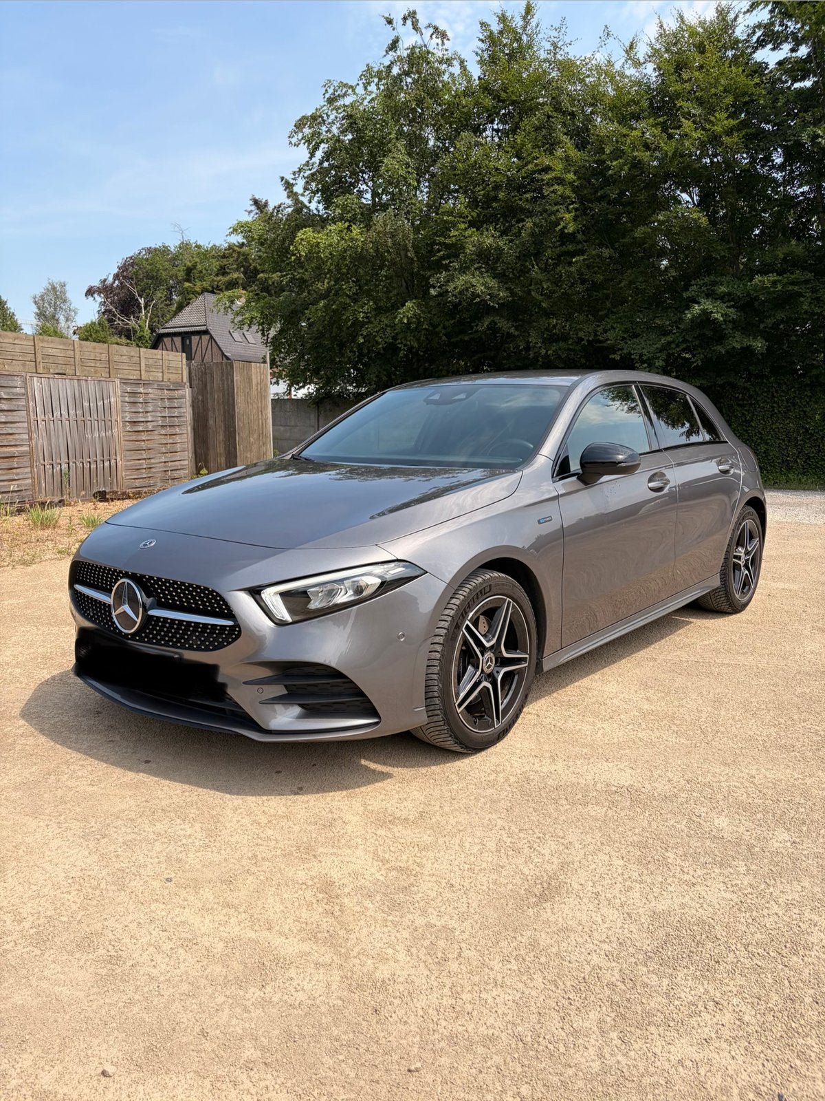 Mercedes-Benz A250e AMG Nightpack met garantie, Autos, Achat, Commande vocale, Euro 6, Alcantara