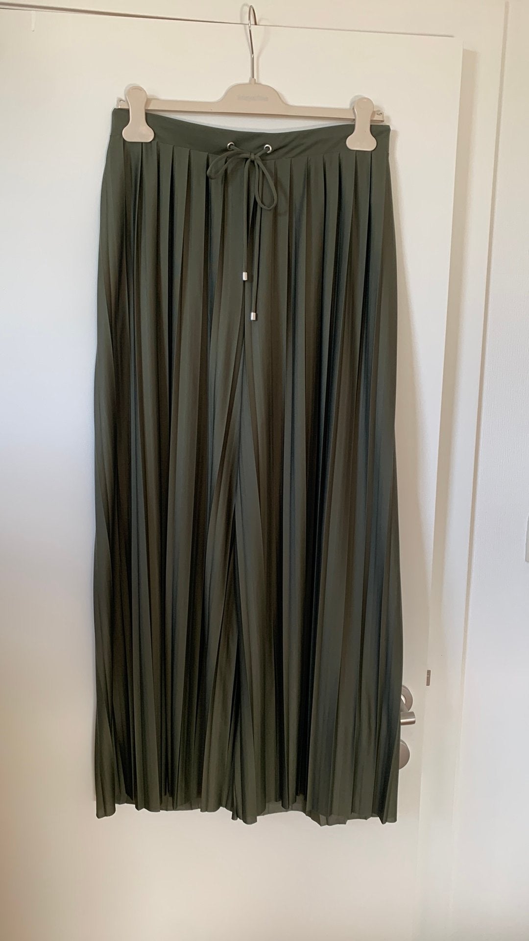 Broek met wijde pijpen About You, maat 42, in perfecte staat, Maat 42/44 (L), Ophalen of Verzenden, Zo goed als nieuw, Lang