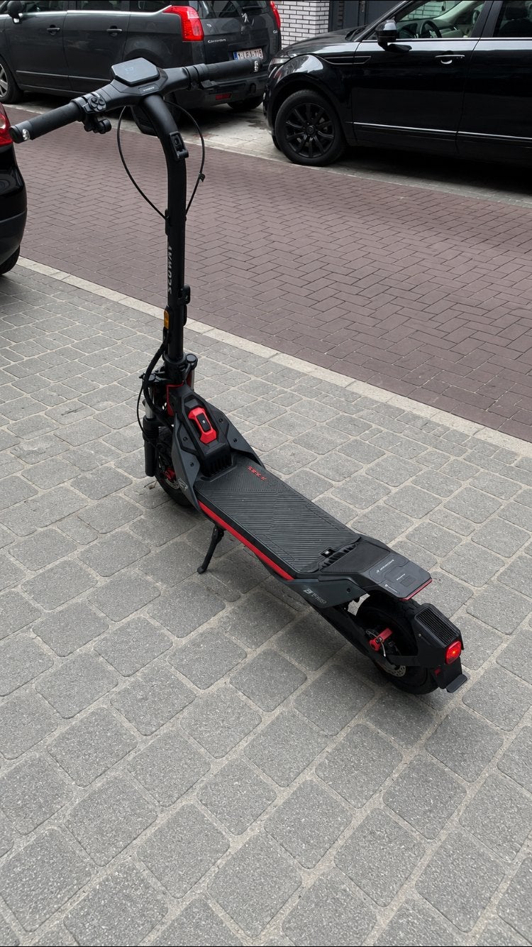 SEGWAY NINEBOT ZT3 PRO, Fietsen en Brommers, Steps, Ophalen, Zo goed als nieuw, Elektrische step (E-scooter)