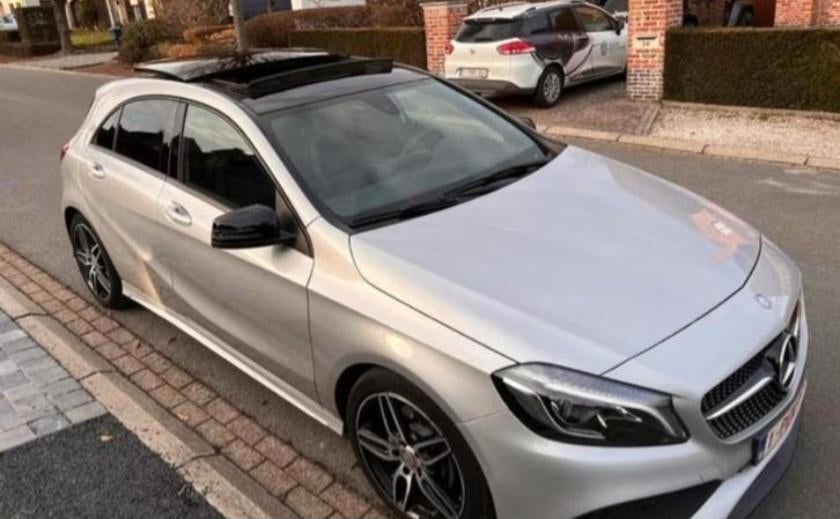 Mercedes-Benz A200 AMG Line, Sportief, Luxe & Vol Opties, Auto's, Mercedes-Benz, Leder, Diesel, Particulier, Zilver of Grijs