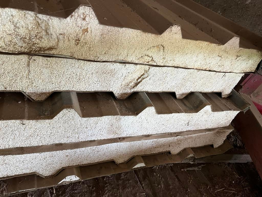 Tôles isolées pour toiture ou bardage, 15 m² ou plus, Tôle ondulée, Enlèvement, Utilisé