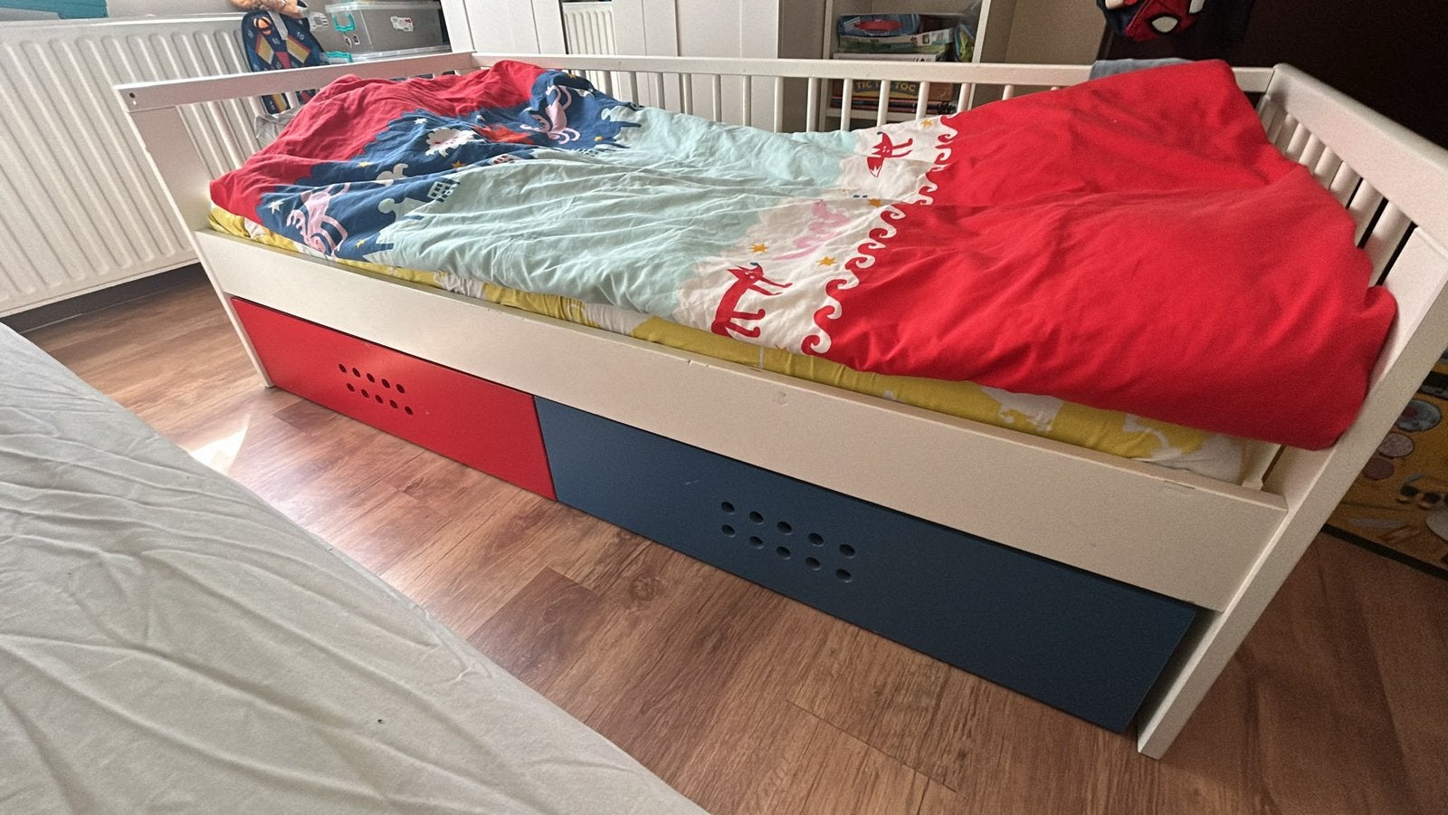 Lit ikea avec tiroir fait par menuisier, 70 à 85 cm, Sommier à lattes, Enlèvement, Utilisé