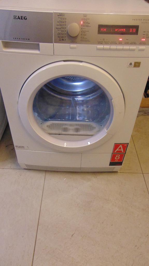 seche linge AEG 8.kg a condensation, Electroménager, Enlèvement ou Envoi, Comme neuf