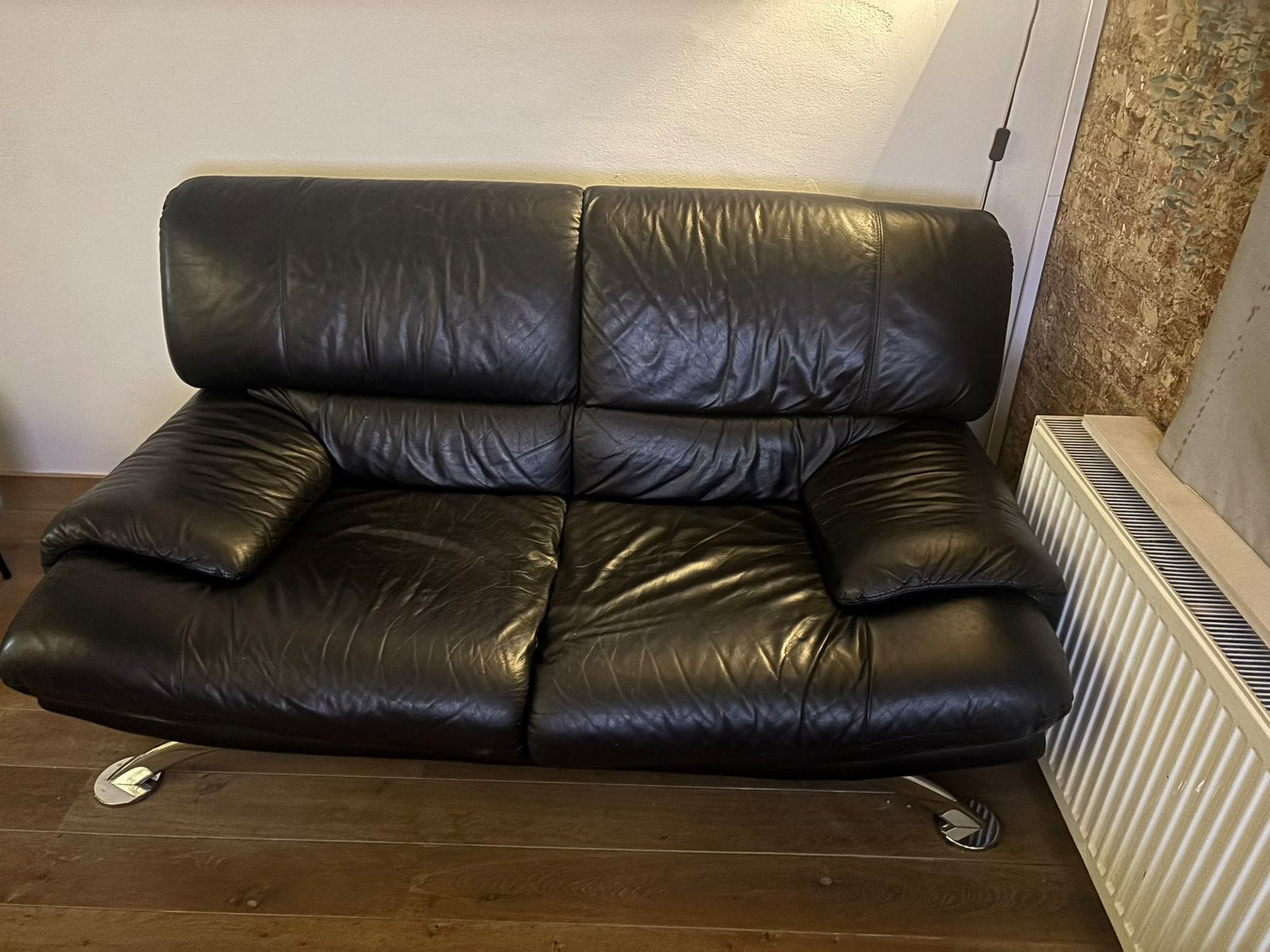 Zwarte leren zetel, Maison & Meubles, Moins de 75 cm, Enlèvement, Utilisé, 150 à 200 cm