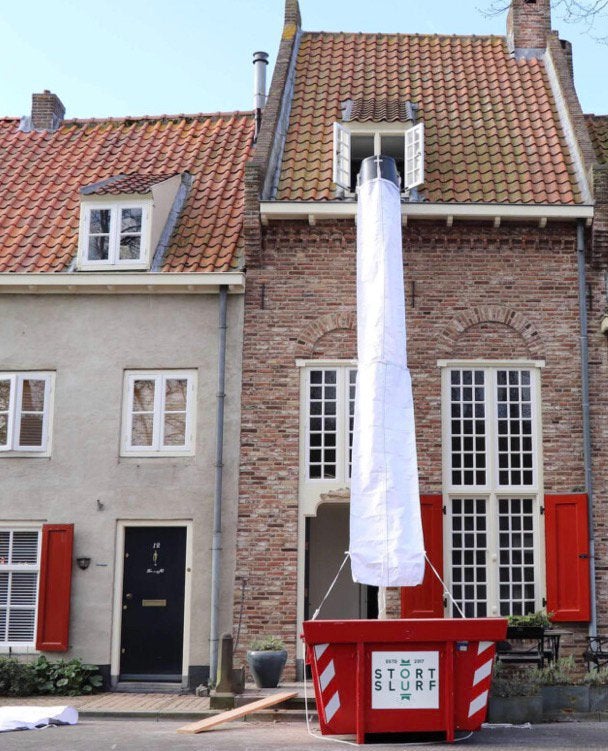 3 flexibele stortkokers, Ophalen