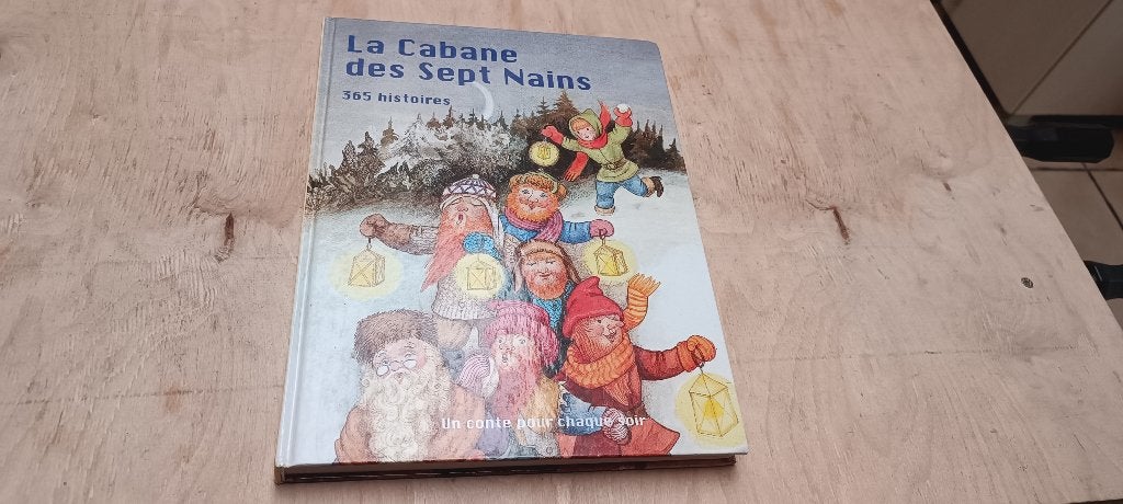 Livre de contes la cabane des sept nains 365 histoires, Livres, Contes & Fables, Enlèvement ou Envoi, Comme neuf