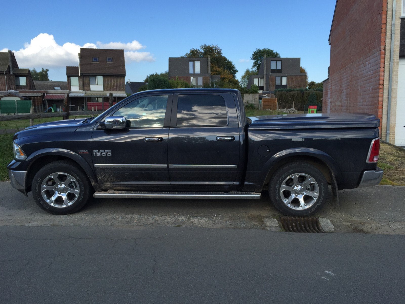 RAM 1500 Laramie Crew Cab – 5.7 V8 HEMI – LPG – 2014, Autos, Cuir, Euro 5, Achat, 4 portes