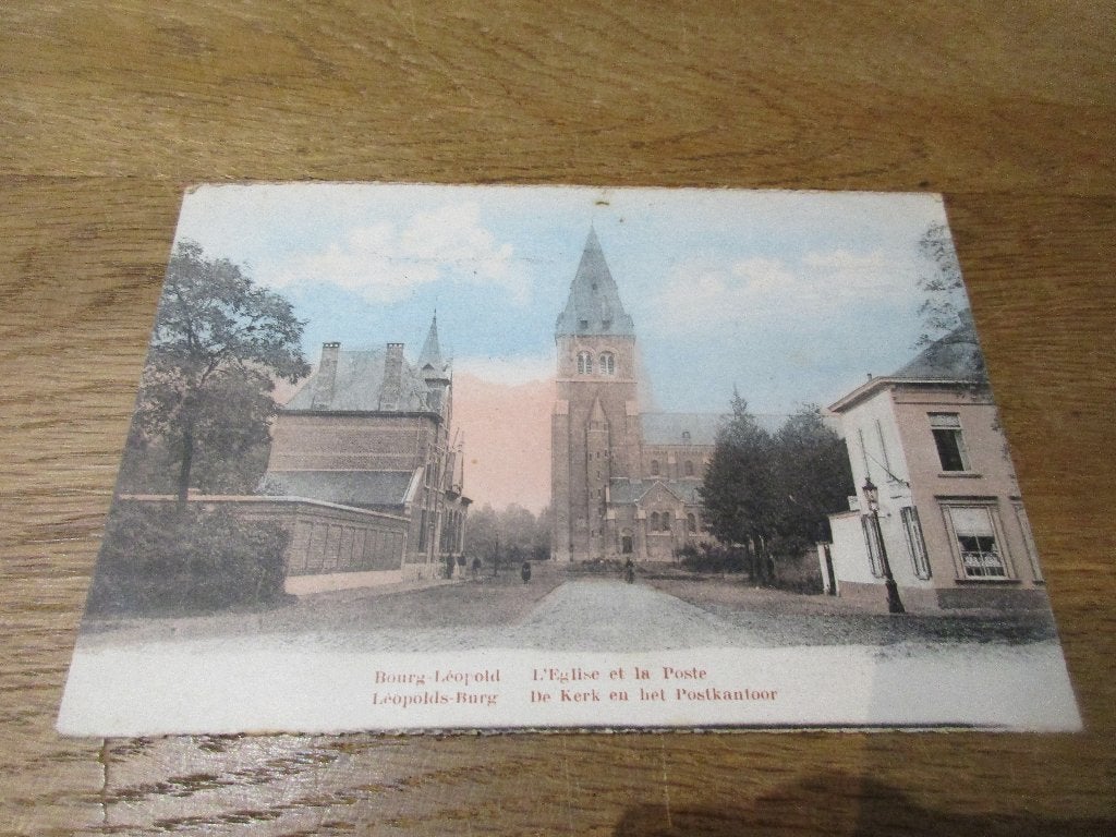 POSTKAART BOURG-LEOPOLD LEOPOLDSBURG KERK EN POSTKANTOOR, Ophalen of Verzenden, Gelopen, Limburg