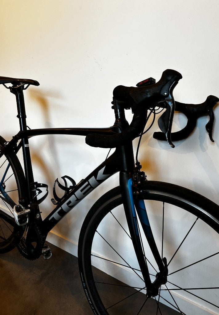 Trek Domane SL 7 – zwart/blauw – maat 54 – Ultegra Di2, Fietsen en Brommers, Gebruikt, Carbon, 53 tot 57 cm, Ophalen