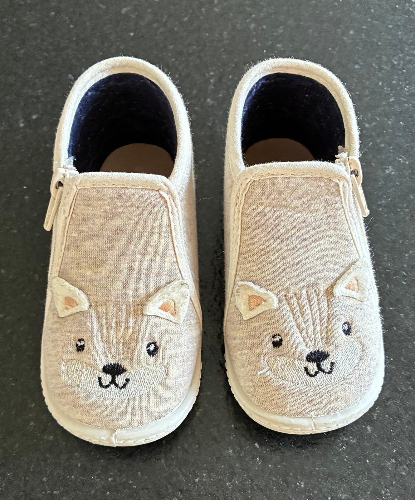 Slofjes Milo & Mila maat 22, Enfants & Bébés, Vêtements de bébé | Chaussures & Chaussettes, Garçon ou Fille, Enlèvement ou Envoi