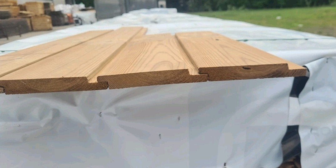 ÉTAGÈRES THERMOWOOD B-CHOICE — 22,99 €/m², Enlèvement